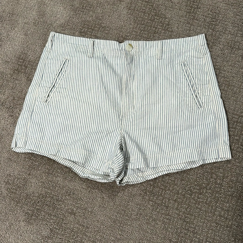 American Eagle Hi-Rise Short